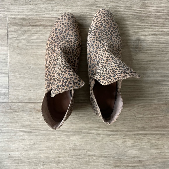 Coconut by Matisse leopard booties. - Picture 3 of 5